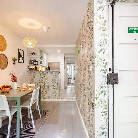Alcaide - 1 Bedroom In Santa Catarina - With Balcony And Fast Wifi * 리스본